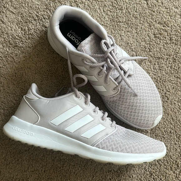 adidas Shoes - Adidas Cloudfoam women size 8